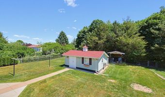 22 Fisher St, Attleboro, MA 02703