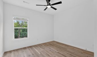4 McGaugh Dr, Bella Vista, AR 72714