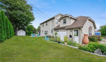 35 Anna Olivo Ct, Narragansett, RI 02882