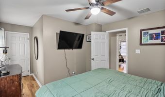 36 E Canal St, Alloway, NJ 08001