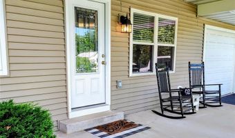 263 E Skyline Dr, Ballwin, MO 63011