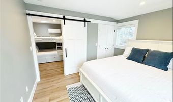 21 Warren Ave 21, Middletown, RI 02842