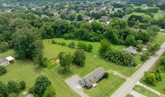 957 W Hunt Rd, Alcoa, TN 37701