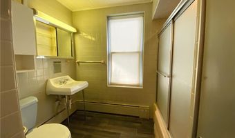 820 Club Ave E, Allentown, PA 18109