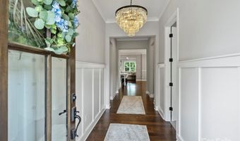 822 River Oaks Ln, Charlotte, NC 28226