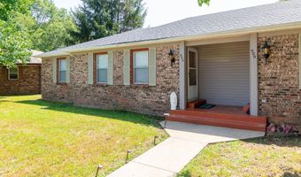900 E Kirkwood Dr, Aurora, MO 65605