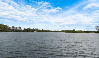 1015 Timber Lake Dr, Antioch, IL 60002