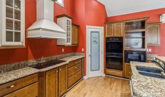 221 19th St SW, Altoona, IA 50009