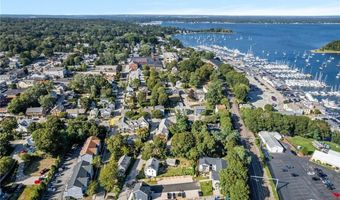 32 Exchange St 103, East Greenwich, RI 02818