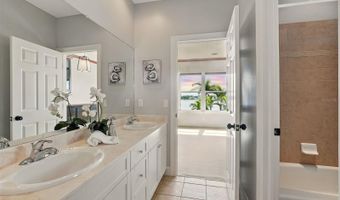 5405 R MERRITT ISLAND Dr, Apollo Beach, FL 33572