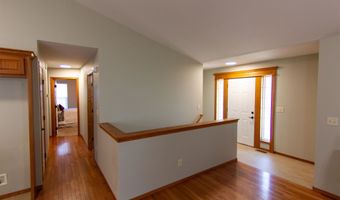 707 S Hedgewood Cir, Andover, KS 67002