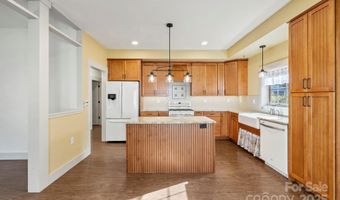 45 Verde Dr, Asheville, NC 28806