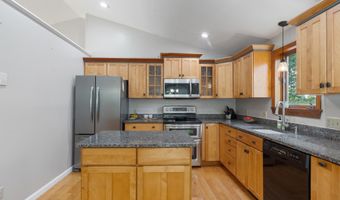 4 Cross Rd, Brookline, NH 03033