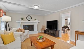 19 Lincoln Dr, Acton, MA 01720