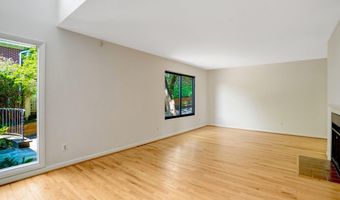 203 W GLENDALE Ave, Alexandria, VA 22301