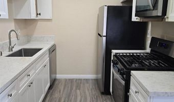 240 W Lincoln Ave 8, Escondido, CA 92026