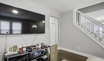 39 Pinehurst, Auburn, MA 01501