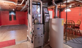 1074 N Main St, Akron, OH 44310