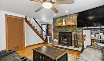 33 Wapping Dr, Bristol, RI 02809
