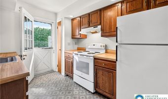 168 Springhouse Rd, Allentown, PA 18104