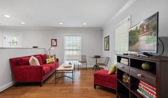 2317 S QUEEN St, Arlington, VA 22202