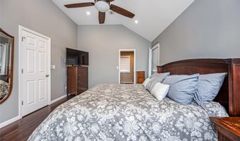25 Cape Rd, Amityville, NY 11701