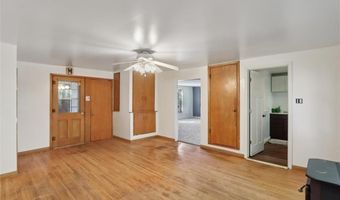4705 Prairieburg Rd, Anamosa, IA 52205