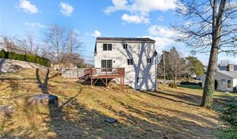 4 Cobble Hill Rd, Lincoln, RI 02865