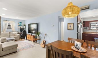 125 Park Ave C1, Amityville, NY 11701
