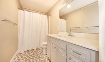 21 Harbour Vlg C, Branford, CT 06405