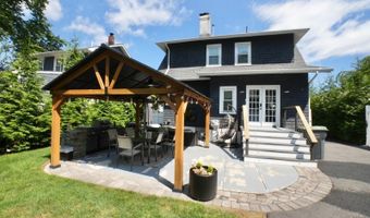 26 Oneil St, Bergenfield, NJ 07621