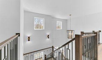 805 Club Dr W, Aurora, OH 44202