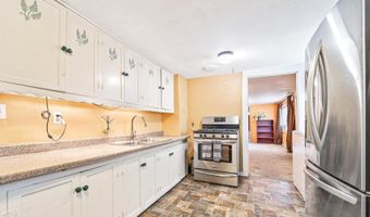 36 Dewey St, Ashland, OR 97520