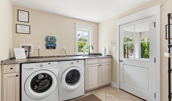 162 75th St, Avalon, NJ 08202