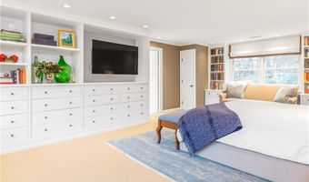 6 Searles Rd, Darien, CT 06820