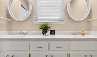 737 Crown Dr, Bartlesville, OK 74006