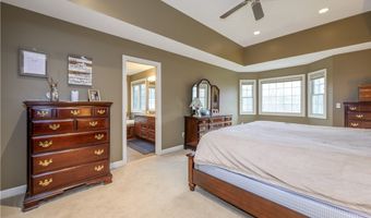 430 W Homestead Dr, Aurora, OH 44202