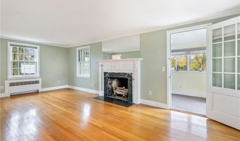 20 Elmsgate Way, East Providence, RI 02916