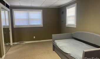 119 Pine St, Badin, NC 28009