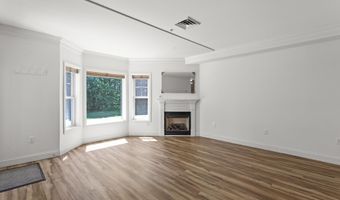 65 Hawthorne Dr 106, Bedford, NH 03110
