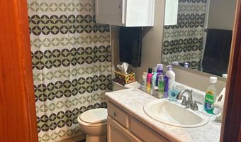 917 9th St, Aurora, NE 68818