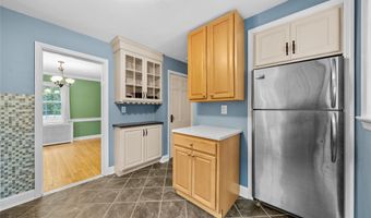 68 Prospect St, Amityville, NY 11701