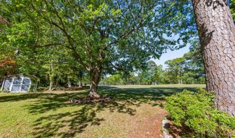 519 Country Club Dr W, Arapahoe, NC 28510
