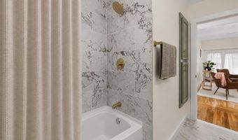 461 River Rd, Lincoln, RI 02865