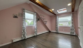 165 GREENFIELD Dr, Bridgeport, CT 06606