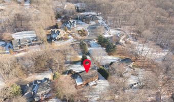 8 Summer Brook Ln, Cromwell, CT 06416