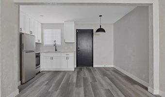 913 S 3rd St E, Las Vegas, NV 89101