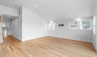 76 Warren Ave, Middletown, RI 02842
