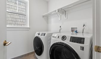 525 AVENUE E 2, Bayonne, NJ 07002