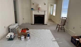 44 Crest St, Middletown, RI 02842